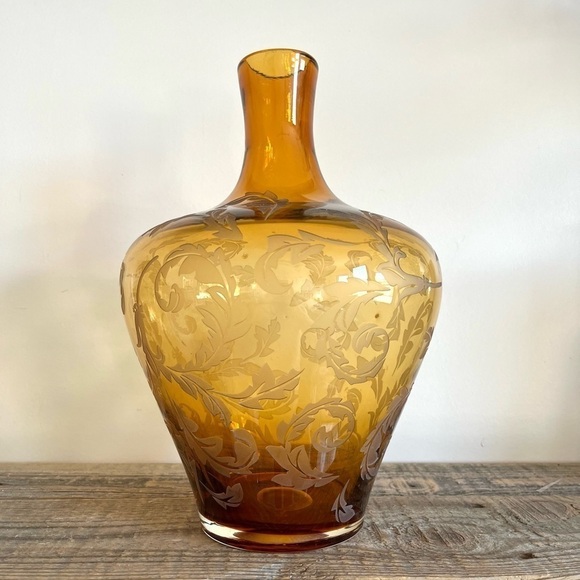 Hand blown etched art glass vase amber - Picture 1 of 7